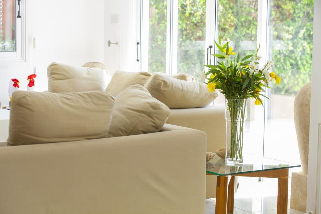 Meneou Beachfront Villa Sunset Perivolia Room photo